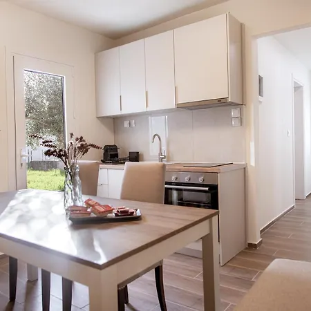 Tailor Garden House * Tríkala