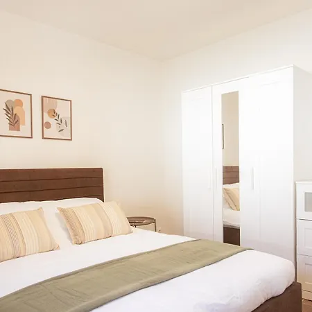 Tailor Garden House *